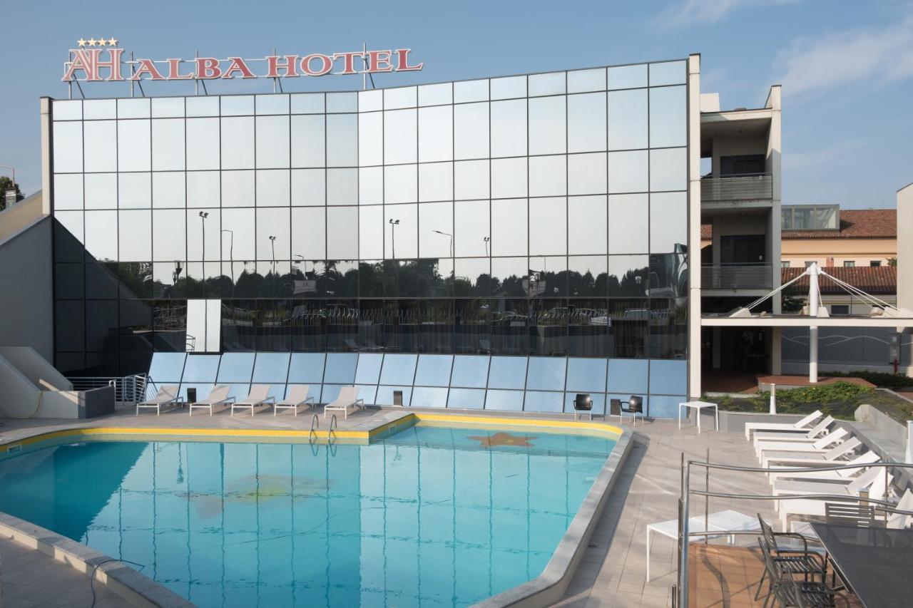 Alba Hotel Екстер'єр фото